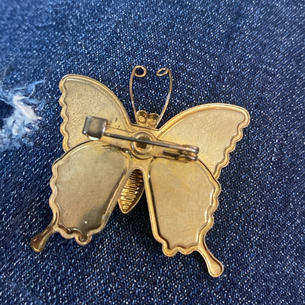 ❤️Beautiful Colorful Butterfly Pin❤️ - Picture 2 of 2